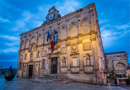 National Museum of Medieval and Modern Art at Palazzo Lanfranchi in Piazza Pascoli at Dusk, Matera, Basilicata, Italy Stock Photo - Rights-Managed, Code: 700-08737499