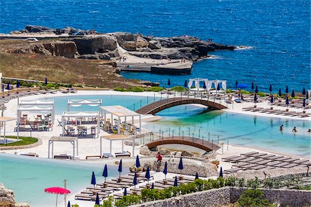 simsearch:649-02054287,k - Coastal resort town with the famous thermal baths at Santa Cesarea Terme in Puglia, Italy Stock Photo - Rights-Managed, Code: 700-08739608