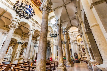 simsearch:614-06624688,k - The lavish interior of the Church of the Holy Cross (Basilica di Santa Croce) in Lecce in Puglia, Italy Stock Photo - Rights-Managed, Code: 700-08739602
