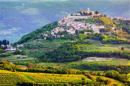 simsearch:649-02054287,k - The medieval, hilltop town of Motovun in Istria at sunrise, Croatia Stock Photo - Rights-Managed, Code: 700-08765497