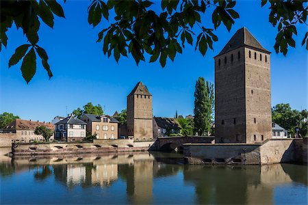 simsearch:600-06714197,k - The Covered Bridges on the River Ill in Strasbourg, France Photographie de stock - Rights-Managed, Code: 700-08973545