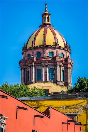 simsearch:600-02694280,k - The Baroque dome of the Church of the Immaculate Conception (Iglesia de la Inmaculada Concepción known locally as Las Monjas) in San Miguel de Allende, Mexico Stock Photo - Rights-Managed, Code: 700-09088130