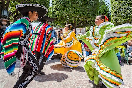 religious festivals - Group of Mexican dancers performing in the streets of San Miguel de Allende, Mexico Stock Photo - Rights-Managed, Code: 700-09088144
