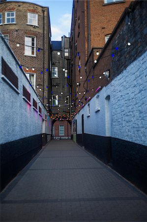 simsearch:700-03622861,k - Empty laneway in Dublin behind main streets in the pub district, County Dublin, Ireland Stock Photo - Rights-Managed, Code: 700-09111055