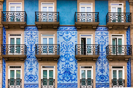 simsearch:700-06892502,k - Azulejos tile on the front of a building in Porto, Norte, Portugal Stock Photo - Rights-Managed, Code: 700-09226649