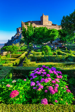 simsearch:700-03891116,k - Formal gardens in front of the Castle of Marvao in the municipality of Marvao in Portalegre District, Portugal Stock Photo - Rights-Managed, Code: 700-09226819