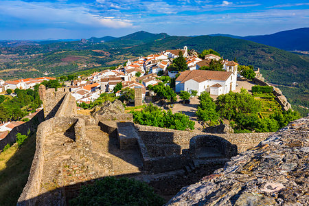 simsearch:400-05724379,k - Looking down from the stone walls of the Castle of Marvao onto the municipality of Marvao in Portalegre District in Portugal Stock Photo - Rights-Managed, Code: 700-09226812