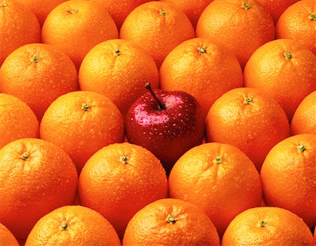 simsearch:700-00015318,k - Pommes avec des Oranges Photographie de stock - Rights-Managed, Code: 700-00015318