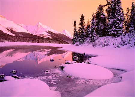 simsearch:700-00549253,k - Queen Elizabeth Range Maligne Lake, Jasper National Park, Alberta, Canada Stock Photo - Rights-Managed, Code: 700-00015474