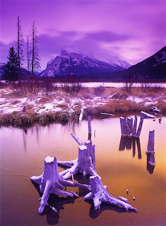 simsearch:700-00549253,k - Dawn Mt. Rundle and Vermilion Lakes Banff National Park Alberta, Canada Stock Photo - Rights-Managed, Code: 700-00017722