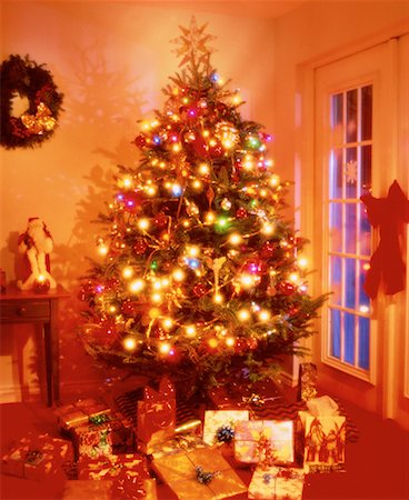 simsearch:700-00547217,k - Christmas Tree and Gifts Stock Photo - Rights-Managed, Code: 700-00018431