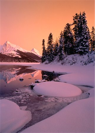 simsearch:700-00549253,k - Maligne Lake at Sunset in Winter Jasper National Park Alberta, Canada Stock Photo - Rights-Managed, Code: 700-00019654