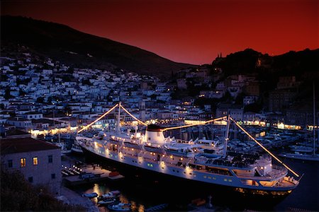simsearch:700-01111260,k - Cruise Ship in Harbour at Night Hydra, Greece Stock Photo - Rights-Managed, Code: 700-00012401