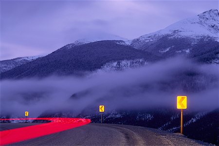 simsearch:700-00439404,k - Taillights, Highway #97 Muncho Lake Provincial Park British Columbia, Canada Foto de stock - Con derechos protegidos, Código: 700-00013605