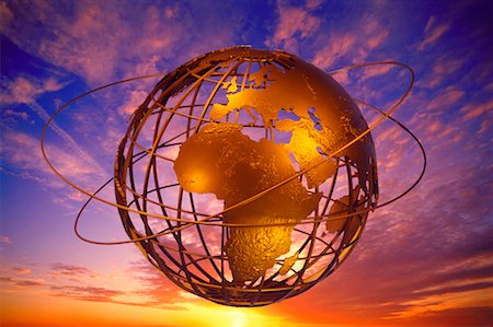 simsearch:700-00028889,k - Fil Globe avec anneaux au coucher du soleil Europe et Afrique Photographie de stock - Rights-Managed, Code: 700-00028985