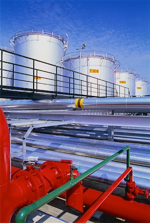 simsearch:700-00049076,k - Petroleum Storage Tanks Singapore Stock Photo - Rights-Managed, Code: 700-00029388