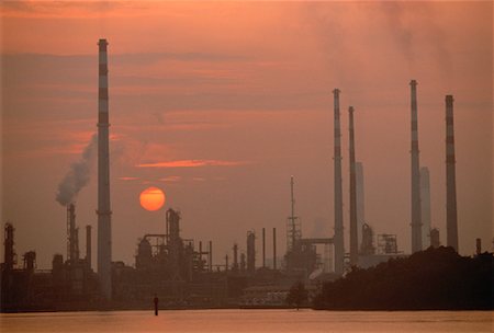 simsearch:700-00018773,k - Oil and Chemical Refinery at Sunset, Singapore Stock Photo - Rights-Managed, Code: 700-00029409