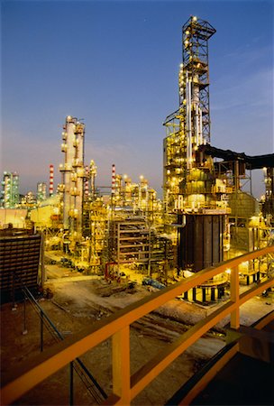 simsearch:700-00049076,k - Oil Refinery at Dusk Singapore Stock Photo - Rights-Managed, Code: 700-00029410