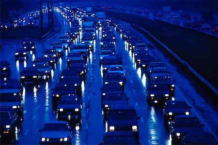 Trafic sur la Don Valley Parkway à nuit Toronto, Ontario, Canada Photographie de stock - Rights-Managed, Code: 700-00020508