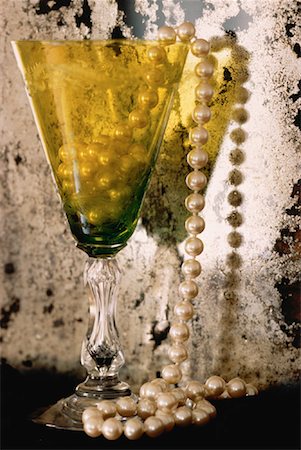 simsearch:700-00023167,k - String of Pearls in Wine Glass Stock Photo - Rights-Managed, Code: 700-00022851