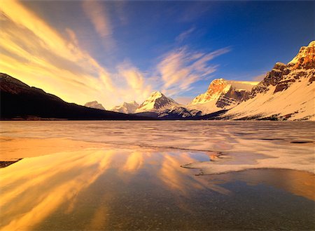 simsearch:700-00549253,k - Sunrise over Bow Lake Banff National Park, Alberta Canada Stock Photo - Rights-Managed, Code: 700-00039963