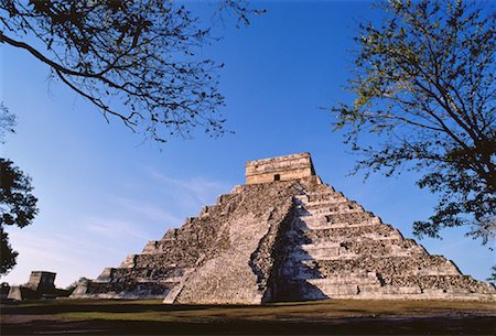 simsearch:700-00183783,k - Kukulkan Pyramid Chichen Itza, Mexico Stock Photo - Rights-Managed, Code: 700-00045116