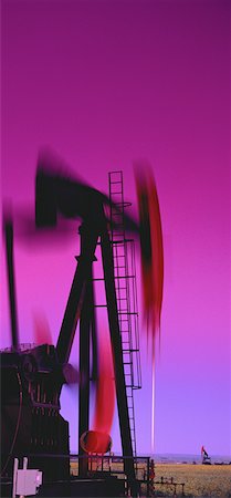 simsearch:700-01037493,k - Oil Pump Jacks in Motion at Dusk Alberta, Canada Foto de stock - Con derechos protegidos, Código: 700-00049481