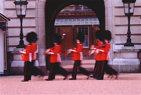 simsearch:700-01645266,k - Buckingham Palace and Guards London, England Stock Photo - Rights-Managed, Code: 700-00049546