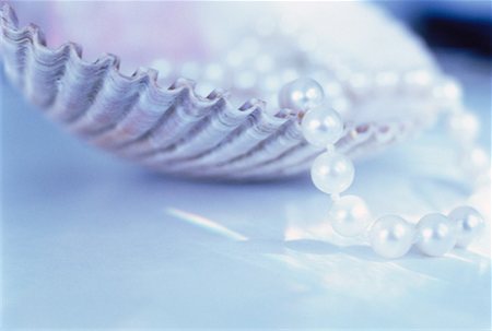 simsearch:700-00023167,k - Close-Up of String of Pearls in Oyster Stock Photo - Rights-Managed, Code: 700-00054648
