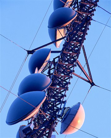 simsearch:700-00022194,k - Microwave Transmission Tower Foto de stock - Con derechos protegidos, Código: 700-00057268