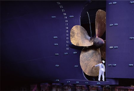 simsearch:700-00049076,k - Worker Inspecting Propeller at Sembawang Shipyard, Singapore Stock Photo - Rights-Managed, Code: 700-00058590