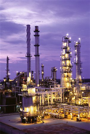 simsearch:700-00018773,k - Oil Refinery at Dusk, Malaysia Stock Photo - Rights-Managed, Code: 700-00058605
