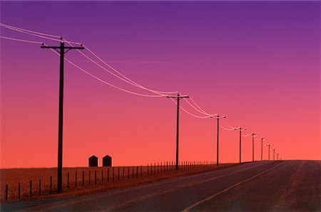 simsearch:700-00022194,k - Country Road and Power Lines at Sunrise, near Pincher Creek, Alberta, Canada Foto de stock - Con derechos protegidos, Código: 700-00051518