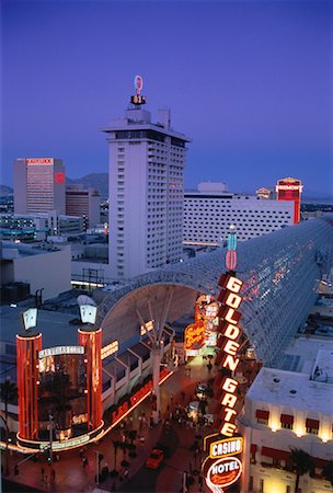 fremont street - Overview of Hotels and Casinos at Night, Las Vegas, Nevada, USA Foto de stock - Con derechos protegidos, Código: 700-00052135