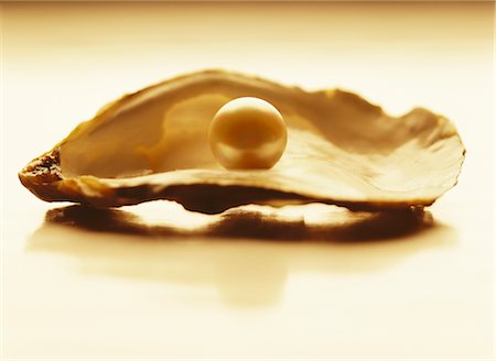 simsearch:700-00023167,k - Close-Up of Pearl in Oyster Stock Photo - Rights-Managed, Code: 700-00066583