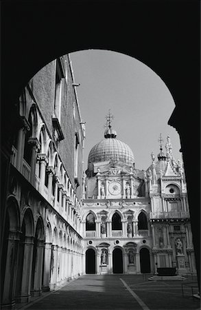 Archway and Palazzo Ducale Venice, Italy Stock Photo - Rights-Managed, Code: 700-00066772