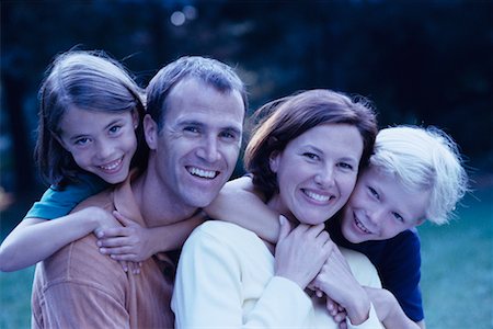 simsearch:700-00041478,k - Portrait of Family Outdoors Toronto, Ontario, Canada Stock Photo - Rights-Managed, Code: 700-00068420