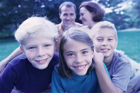 simsearch:700-00073572,k - Portrait of Family Outdoors Toronto, Ontario, Canada Stock Photo - Rights-Managed, Code: 700-00068422