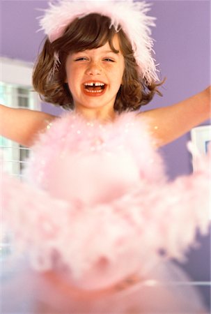 feather boa - Portrait de jeune fille portant le Costume de ballerine Photographie de stock - Rights-Managed, Code: 700-00061548