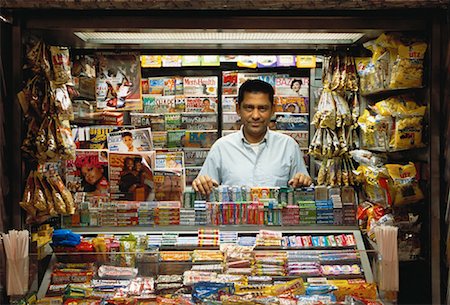 simsearch:700-06531927,k - Man at Newsstand in Subway New York, New York, USA Stock Photo - Rights-Managed, Code: 700-00062384