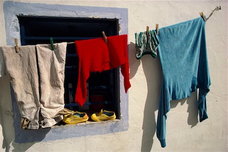 simsearch:700-00270300,k - Laundry on Clothesline near Window Ibiza, Spain Foto de stock - Con derechos protegidos, Código: 700-00076911