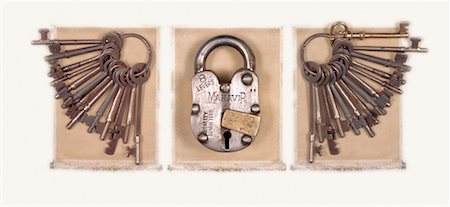 simsearch:700-00023730,k - Skeleton Keys on Rings with Padlock Stock Photo - Rights-Managed, Code: 700-00077288