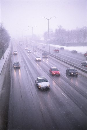 simsearch:700-02348739,k - Tempête de neige sur l'autoroute 417, Ottawa, Ontario, Canada Photographie de stock - Rights-Managed, Code: 700-00079042
