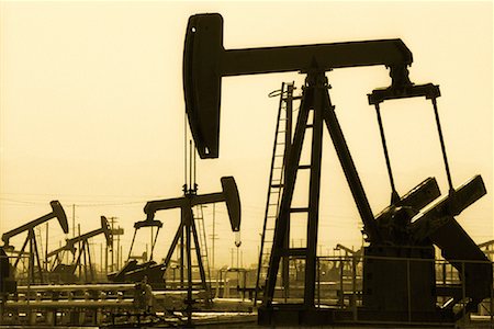 simsearch:700-00079259,k - Silhouette of Oil Pump Jacks California, USA Foto de stock - Con derechos protegidos, Código: 700-00079250