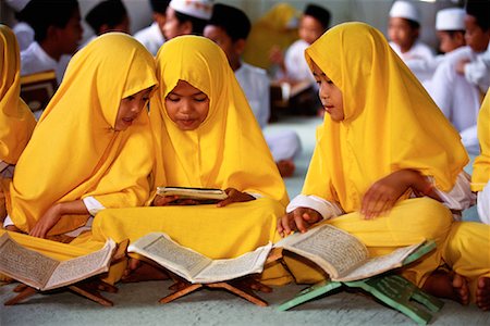 simsearch:700-00195691,k - Filles, lire le Coran à l'école religieuse à Bandar Seri Begawan, Brunéi Darussalam Photographie de stock - Rights-Managed, Code: 700-00079587