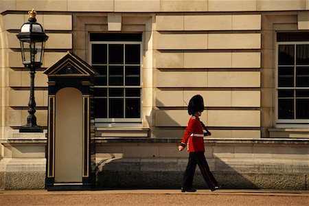 simsearch:700-01645266,k - Royal Guard at Buckingham Palace London, England Stock Photo - Rights-Managed, Code: 700-00072154