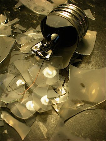 simsearch:640-01362739,k - Close-Up of Broken Lightbulb Stock Photo - Rights-Managed, Code: 700-00086512