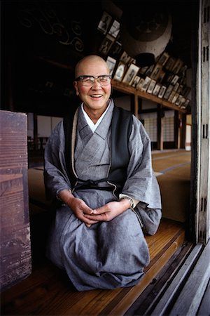 simsearch:700-03814291,k - Portrait of Monk in Temple Iwate Prefecture, Honshu, Japan Foto de stock - Con derechos protegidos, Código: 700-00086976