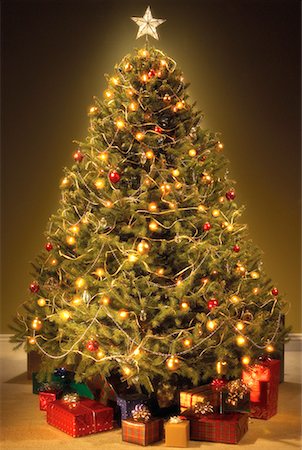 simsearch:700-00547217,k - Christmas Tree Stock Photo - Rights-Managed, Code: 700-00087110