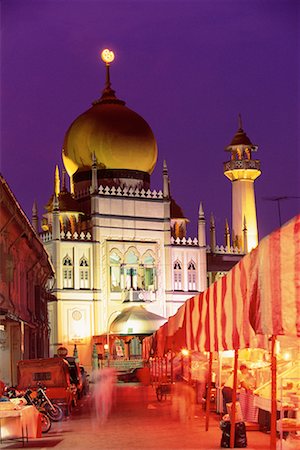 simsearch:700-00195691,k - Mosquée du sultan à nuit Kampong Glam, Singapour Photographie de stock - Rights-Managed, Code: 700-00080172